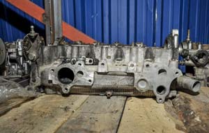 TOYOTA CARİNA ÇIKMA SİLİNDİR KAPAĞI
